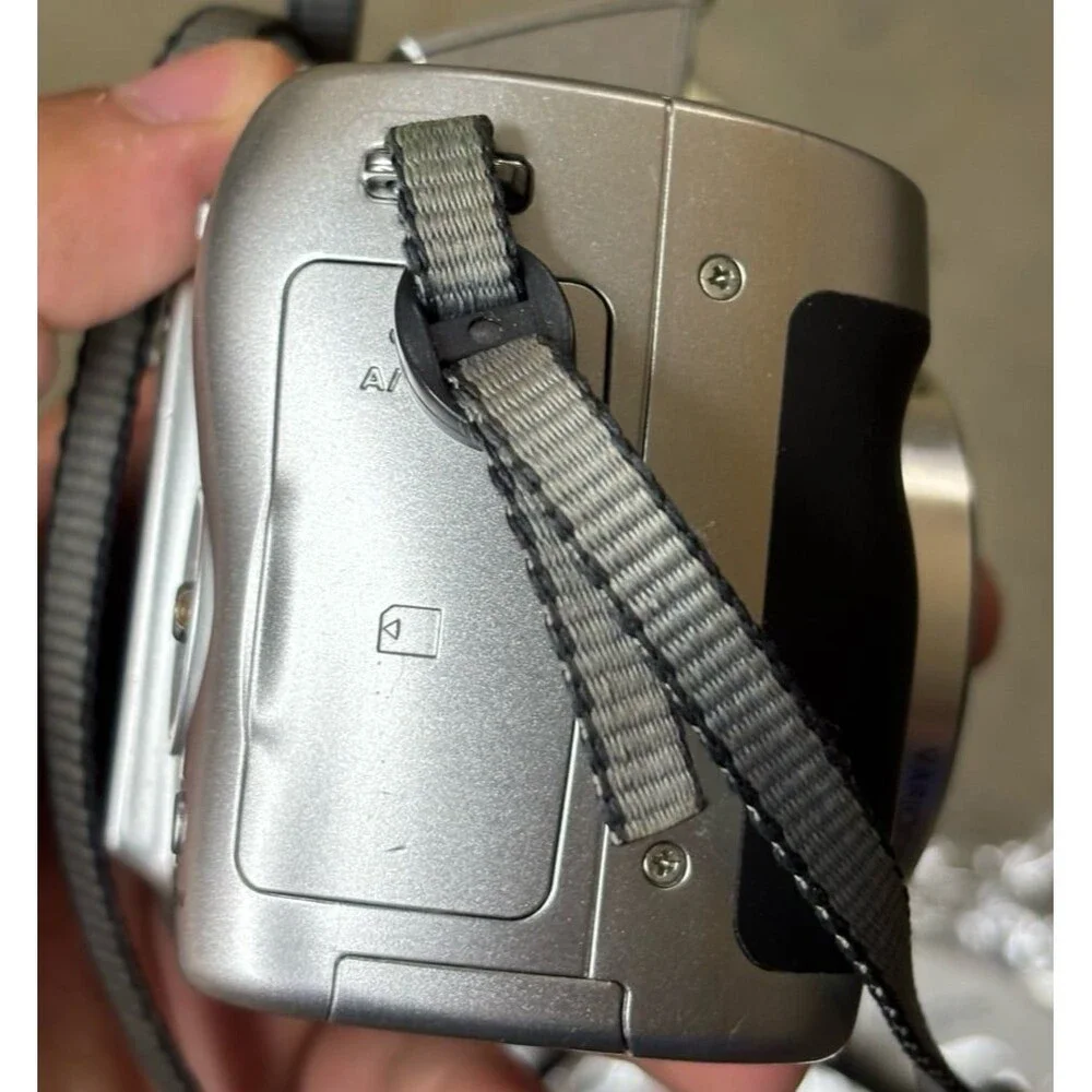 Kodak EasyShare Z710 7.1MP Digital Camera Silver Tested Works